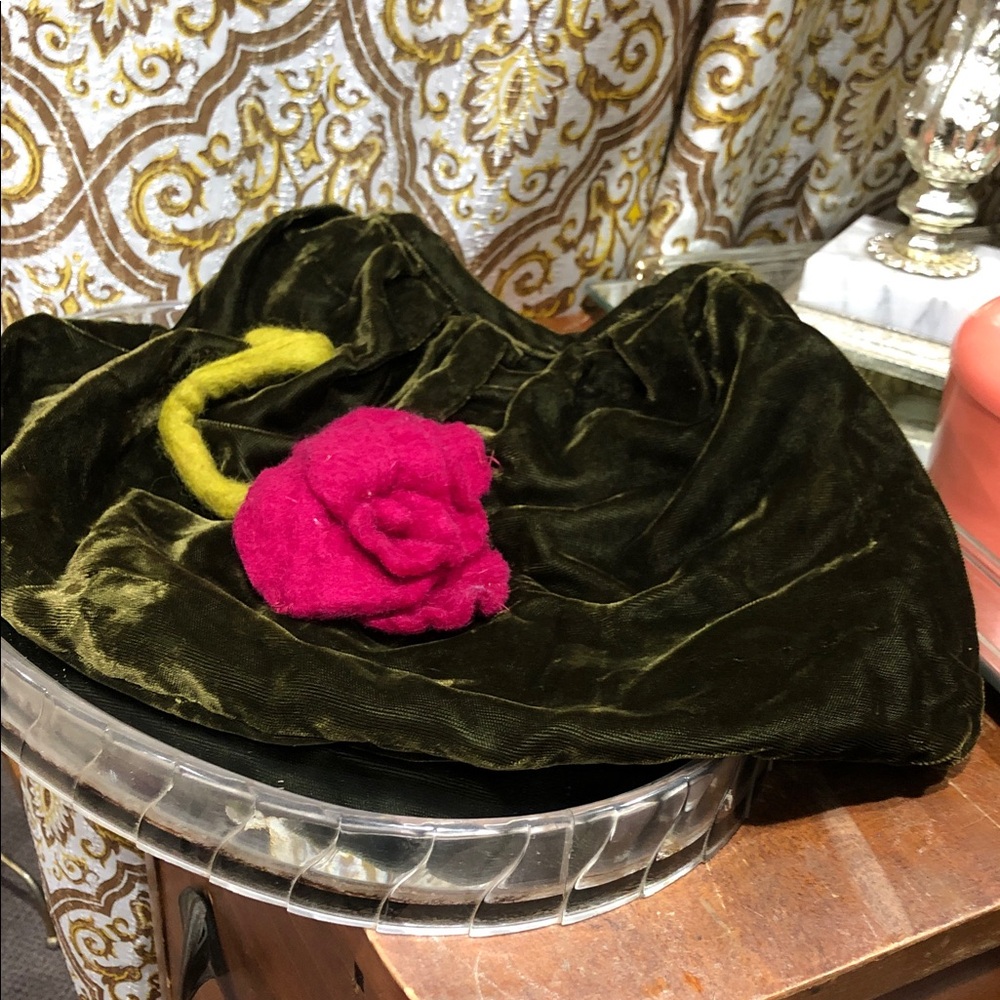Vintage Handmade Olive Green Velvet Handbag with Pink Flower Accent - Picture 6 of 10